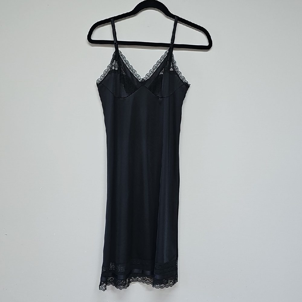 Vintage Vanity Fair Full Slip, Lace Detail In Black, Size 32 L